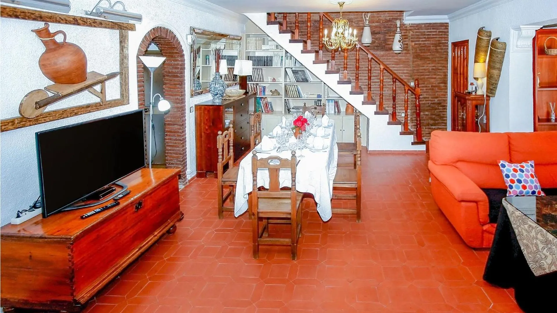 Lovely Home In Alhaurin De La Torre With Wifi